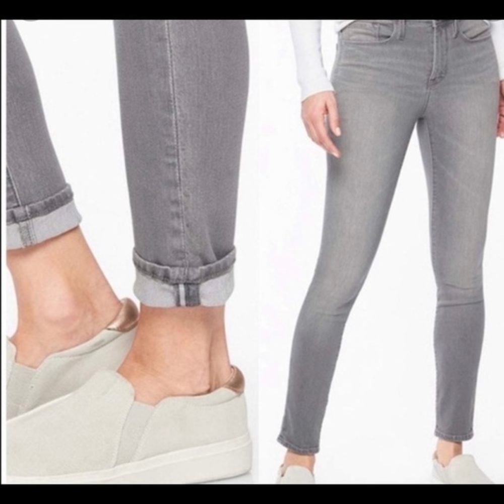 Athleta pale gray sculptek Skinn Kenai wash skinny jeans
